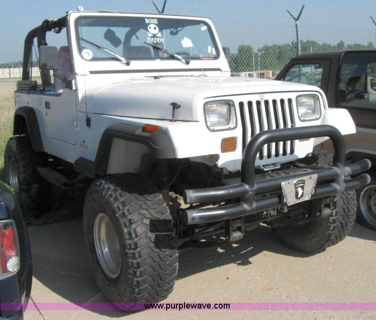 image for item 2172 1995 Jeep Wrangler