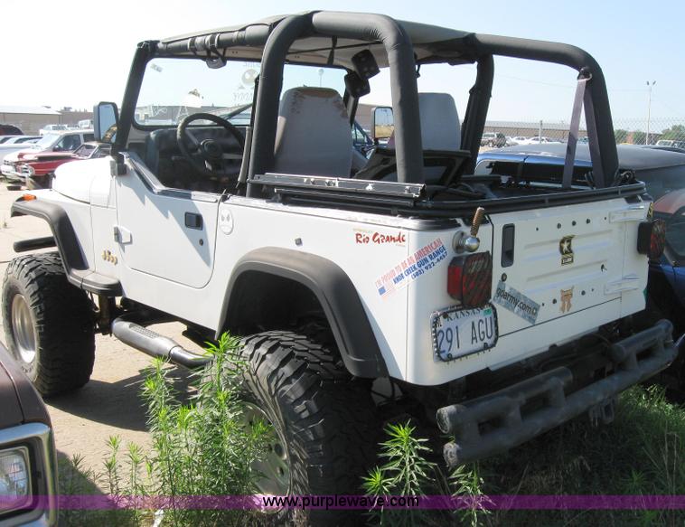 image for item 2172 1995 Jeep Wrangler