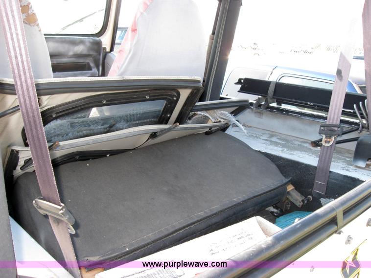 image for item 2172 1995 Jeep Wrangler