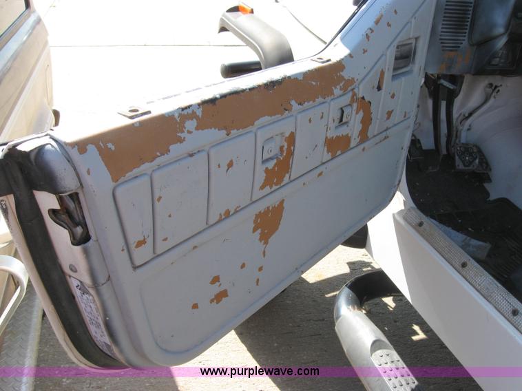 image for item 2172 1995 Jeep Wrangler