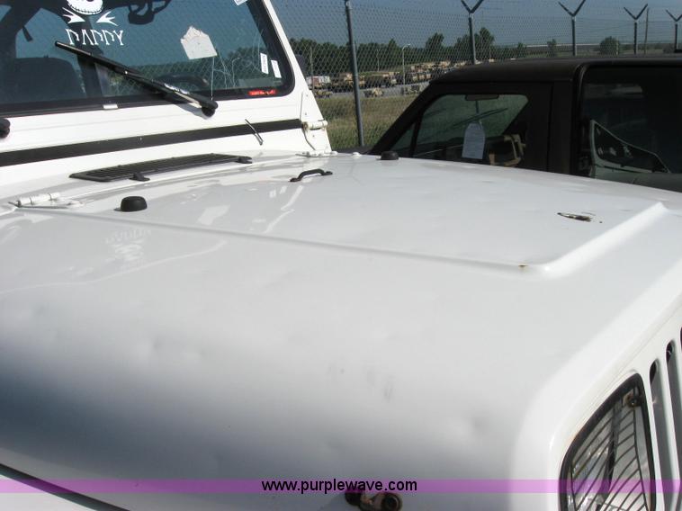 image for item 2172 1995 Jeep Wrangler