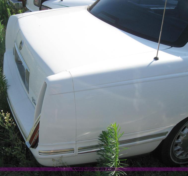 image for item 2175 1999 Cadillac DeVille