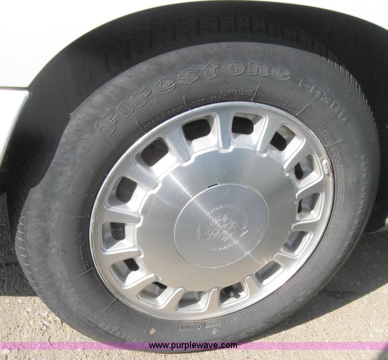 image for item 2175 1999 Cadillac DeVille