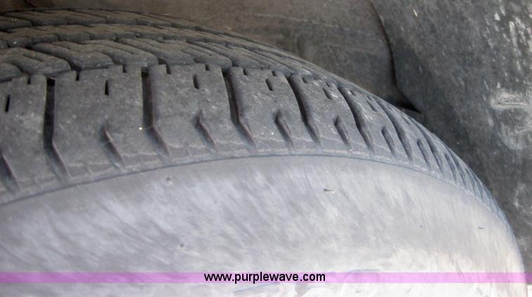 image for item 2175 1999 Cadillac DeVille