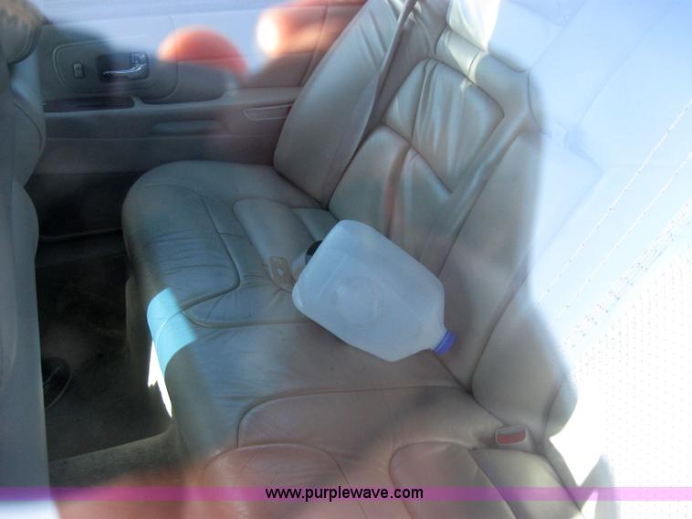 image for item 2175 1999 Cadillac DeVille