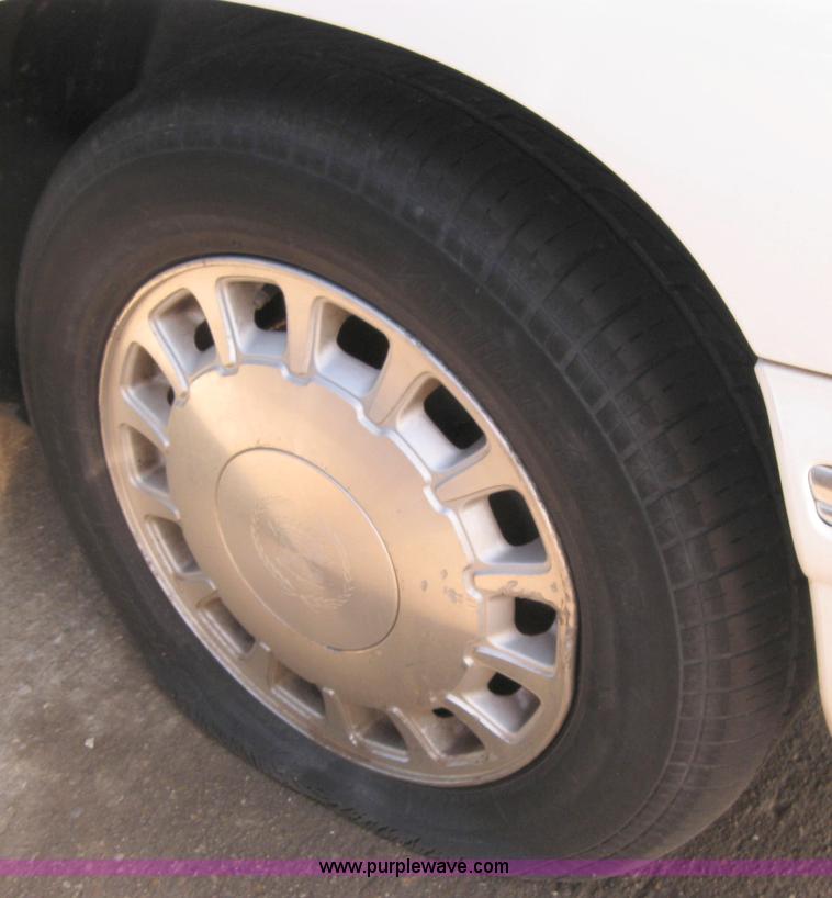 image for item 2175 1999 Cadillac DeVille