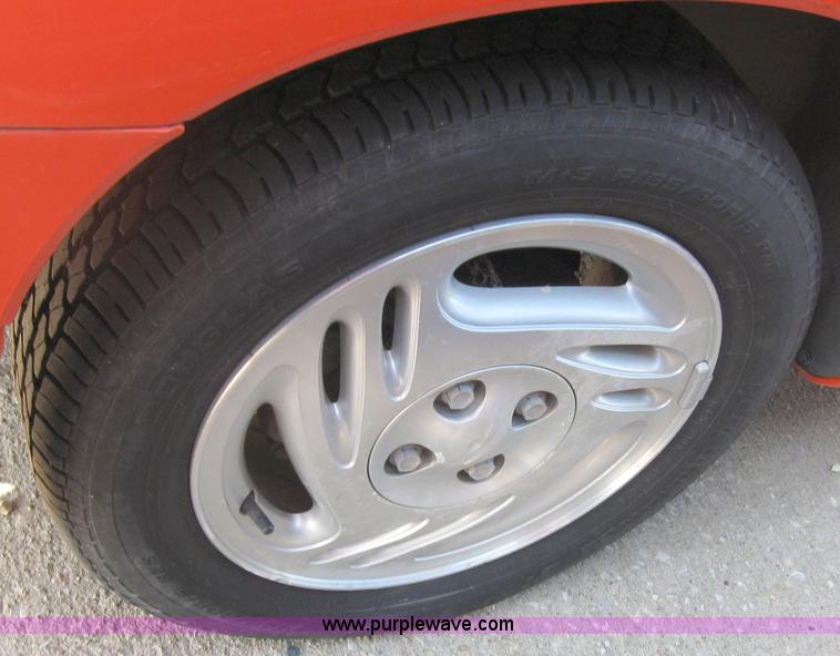 image for item 2177 1996 Saturn SC2