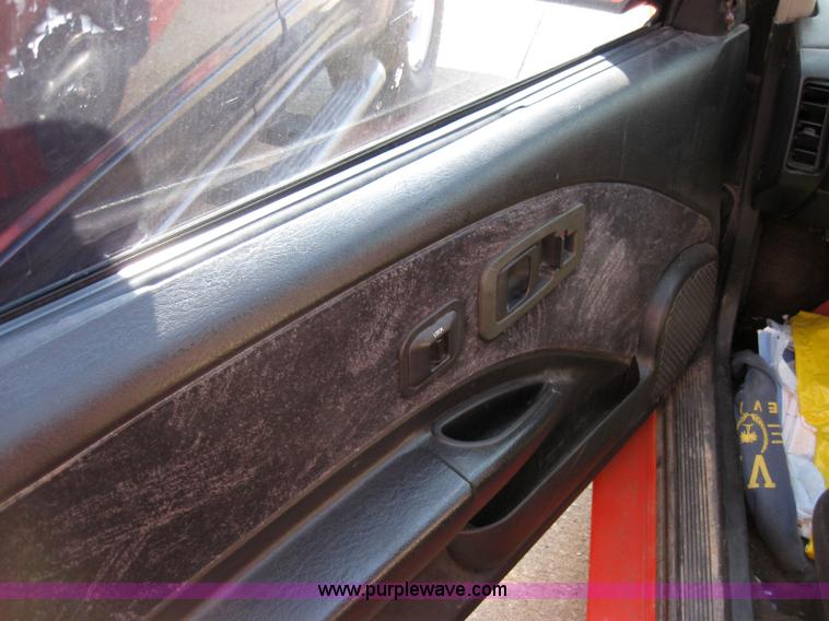 image for item 2177 1996 Saturn SC2