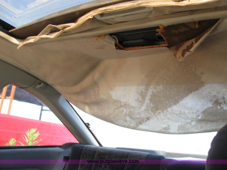 image for item 2177 1996 Saturn SC2