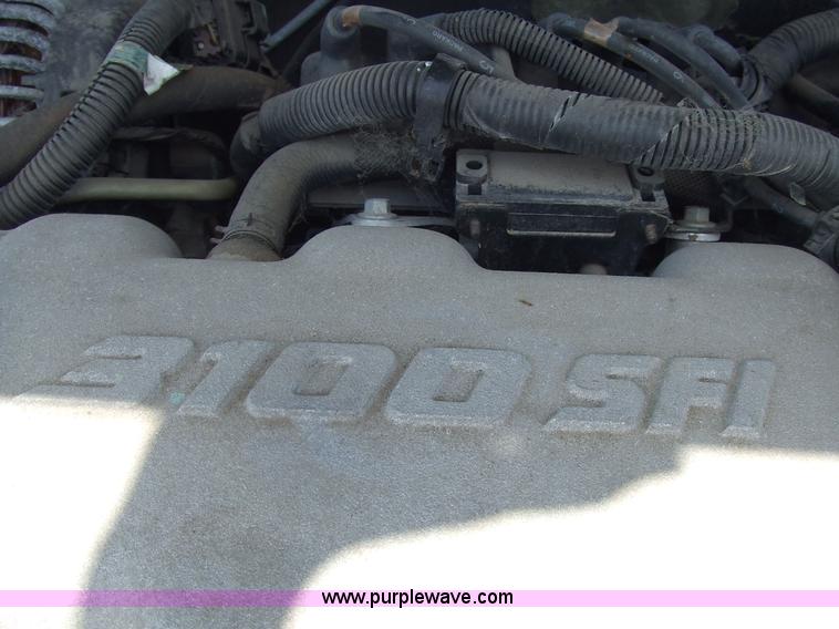 image for item 2180 2001 Chevroelt Malibu