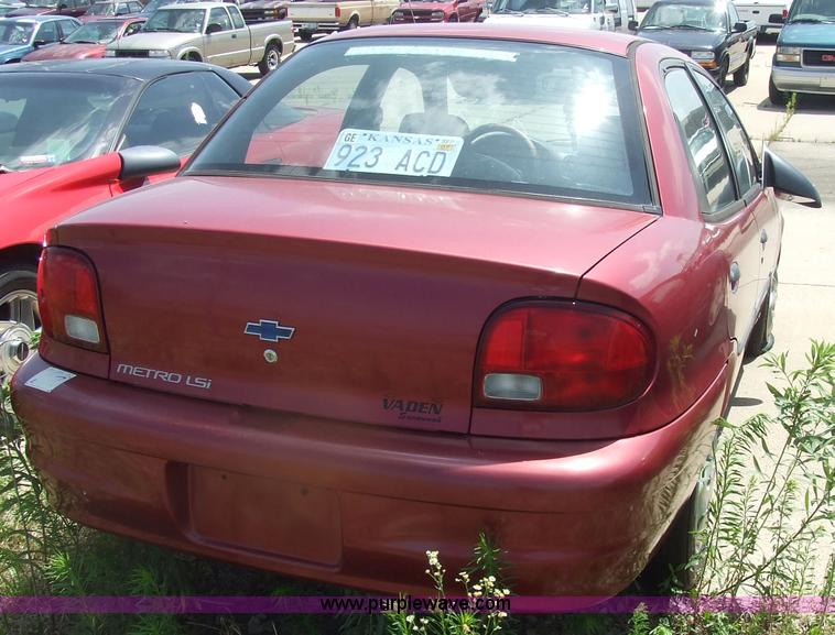 image for item 2183 2000 Chevrolet Metro LSI