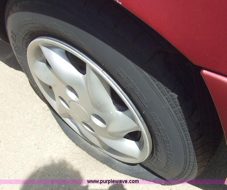 image for item 2183 2000 Chevrolet Metro LSI