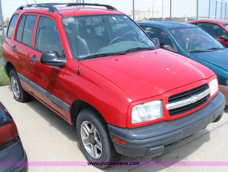 image for item 2185 2002 Chevrolet Tracker