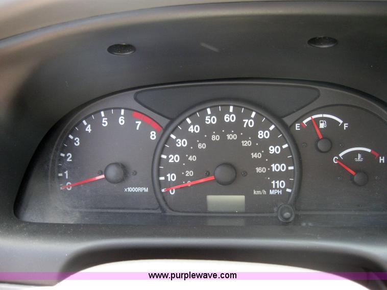 image for item 2185 2002 Chevrolet Tracker