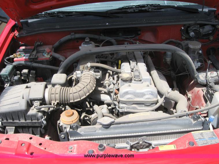 image for item 2185 2002 Chevrolet Tracker