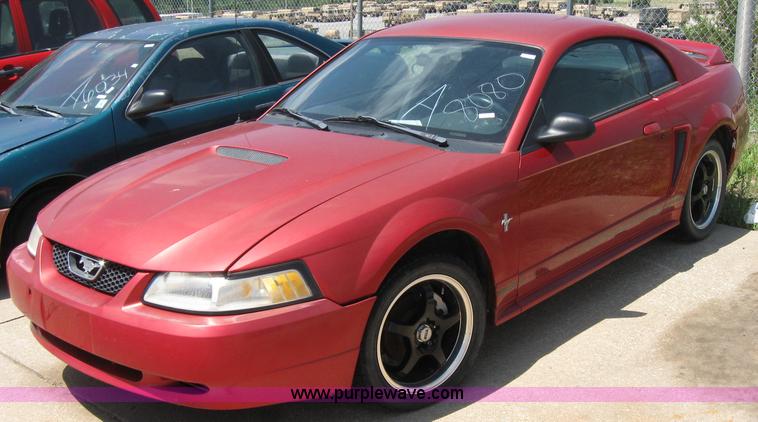 image for item 2187 2000 Ford Mustang