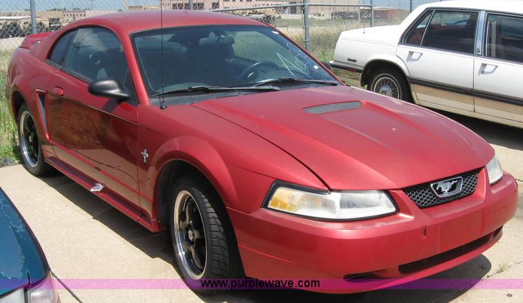 image for item 2187 2000 Ford Mustang