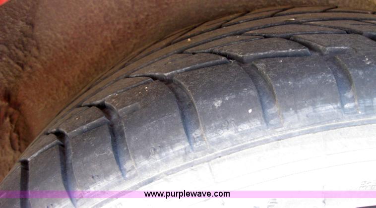 image for item 2187 2000 Ford Mustang