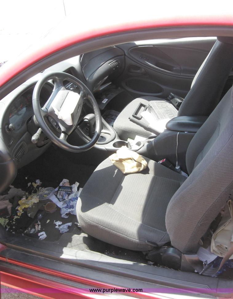 image for item 2187 2000 Ford Mustang