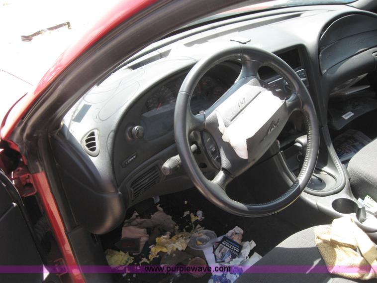 image for item 2187 2000 Ford Mustang