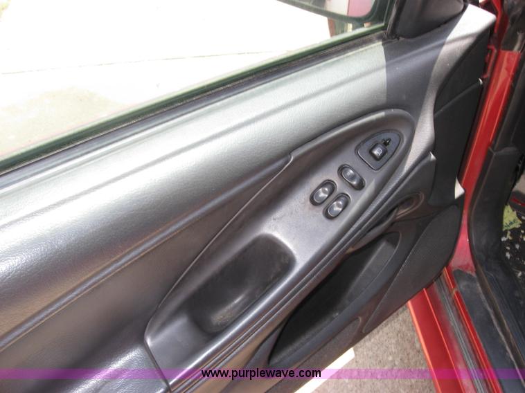 image for item 2187 2000 Ford Mustang