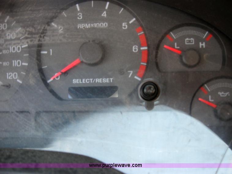 image for item 2187 2000 Ford Mustang