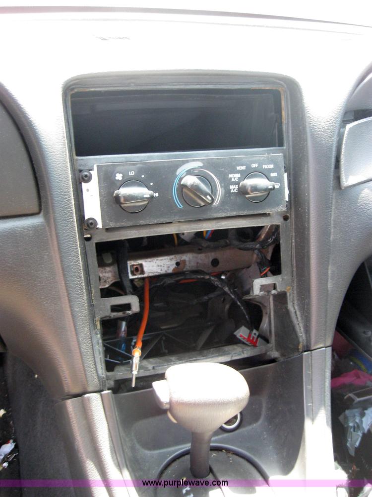 image for item 2187 2000 Ford Mustang