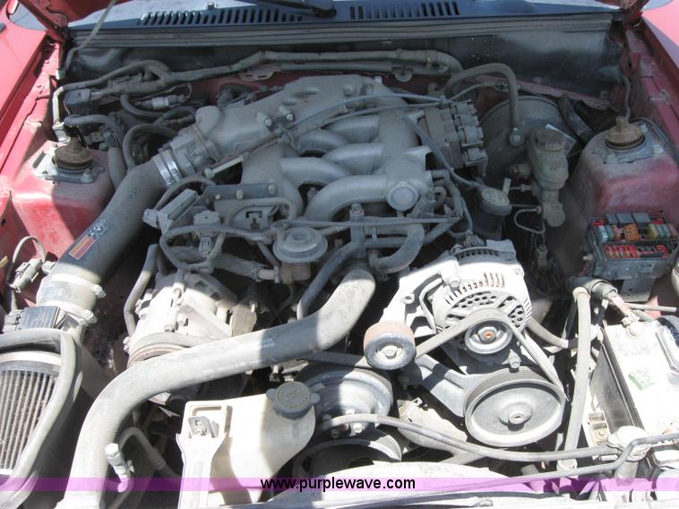 image for item 2187 2000 Ford Mustang