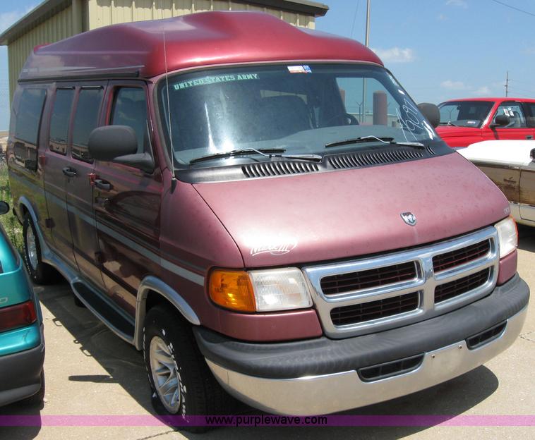 image for item 2196 1998 Dodge Ram Van B1500
