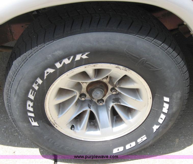 image for item 2196 1998 Dodge Ram Van B1500