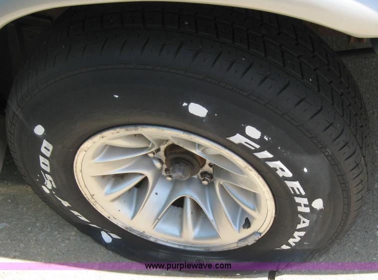 image for item 2196 1998 Dodge Ram Van B1500