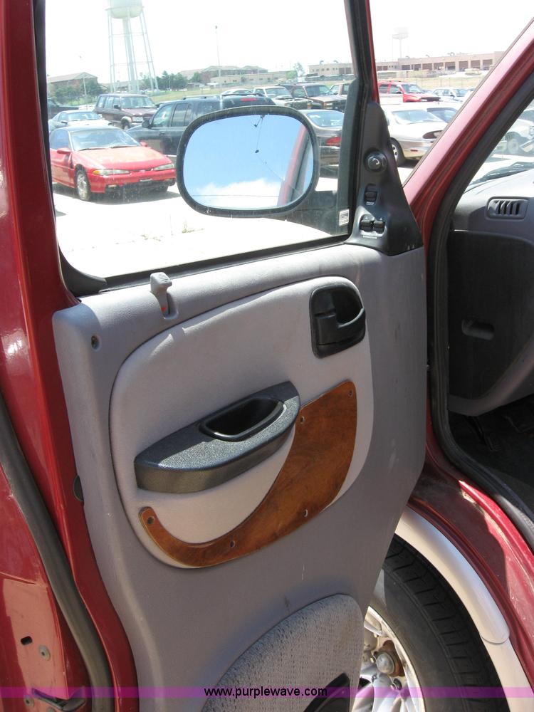 image for item 2196 1998 Dodge Ram Van B1500