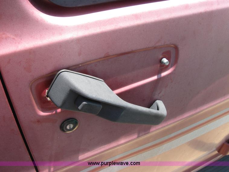 image for item 2196 1998 Dodge Ram Van B1500