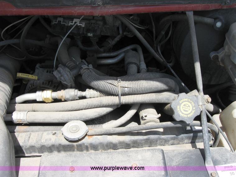 image for item 2196 1998 Dodge Ram Van B1500