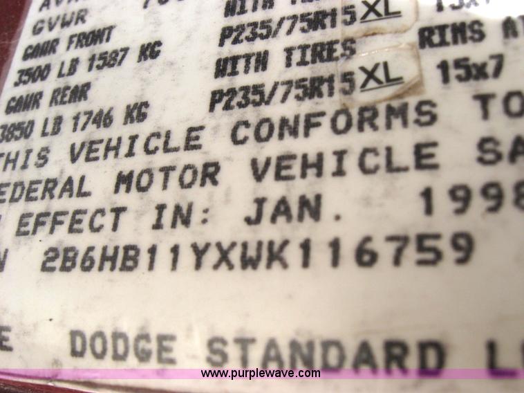 image for item 2196 1998 Dodge Ram Van B1500