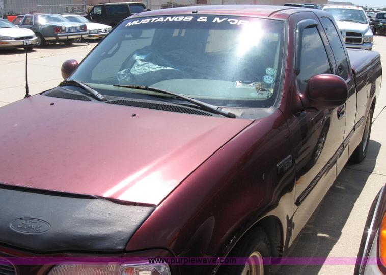 image for item 2199 1997 Ford F150 XLT