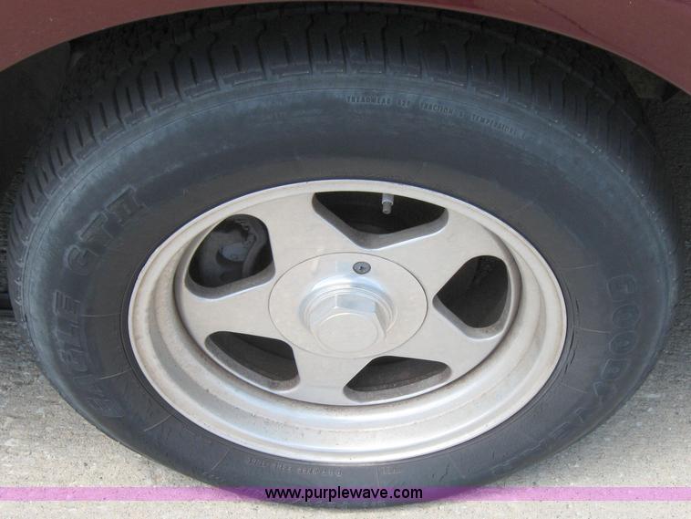 image for item 2199 1997 Ford F150 XLT