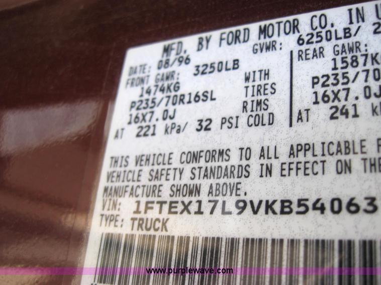 image for item 2199 1997 Ford F150 XLT