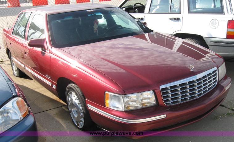 image for item 2210 1998 Cadillac Deville