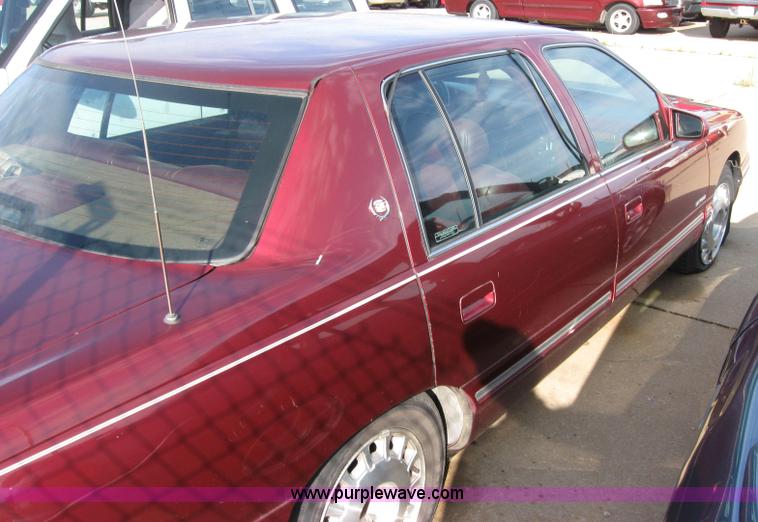 image for item 2210 1998 Cadillac Deville