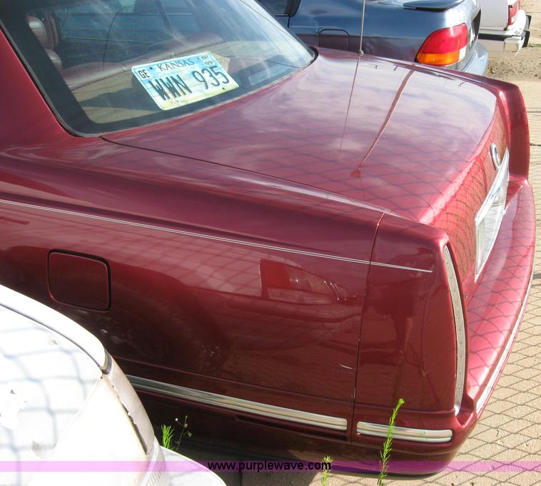 image for item 2210 1998 Cadillac Deville