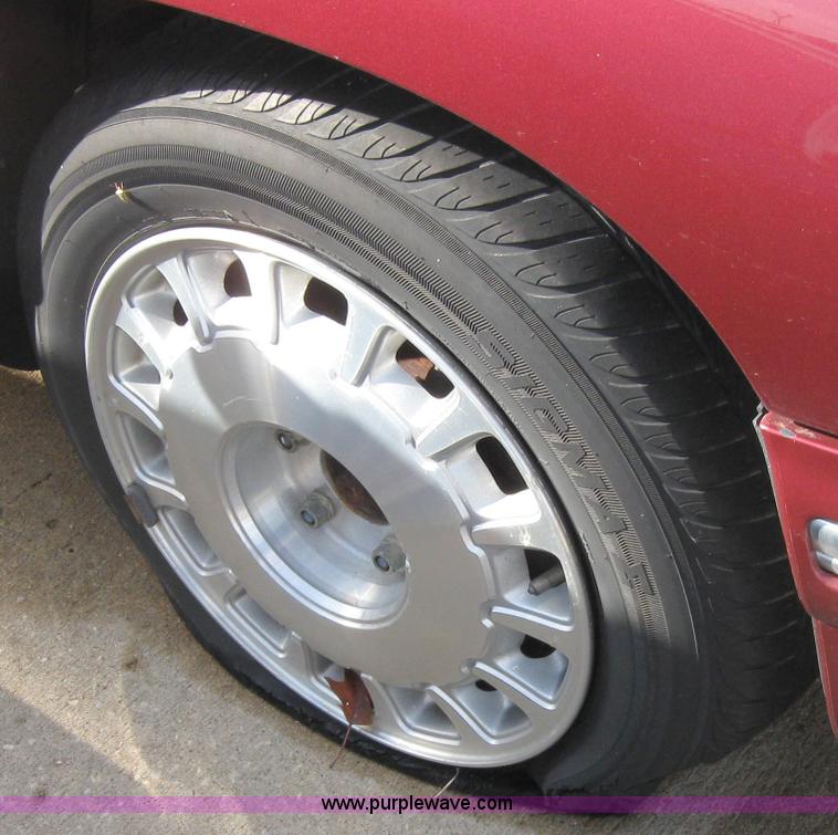 image for item 2210 1998 Cadillac Deville