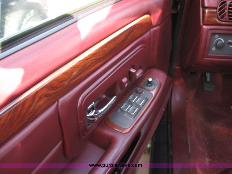image for item 2210 1998 Cadillac Deville