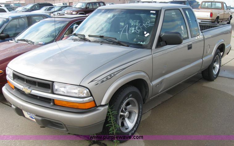 image for item 2219 2000 Chevrolet S10
