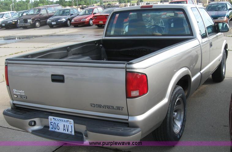 image for item 2219 2000 Chevrolet S10