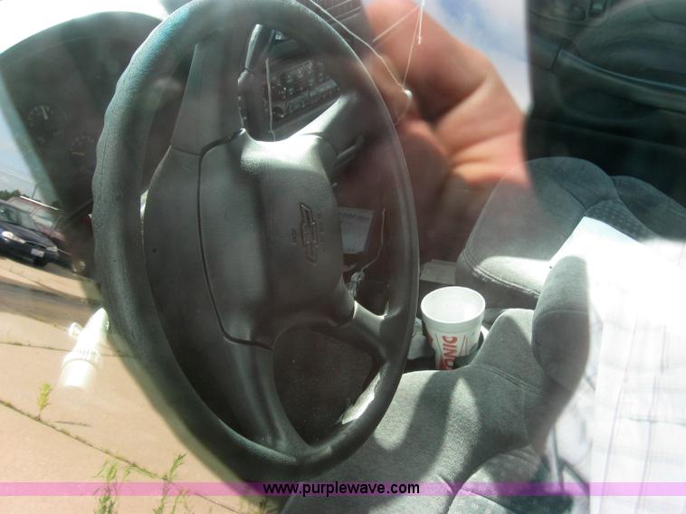 image for item 2219 2000 Chevrolet S10