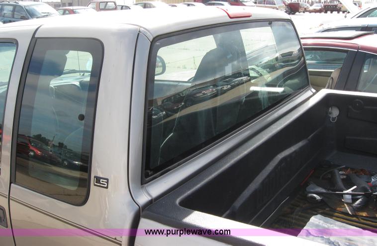 image for item 2219 2000 Chevrolet S10