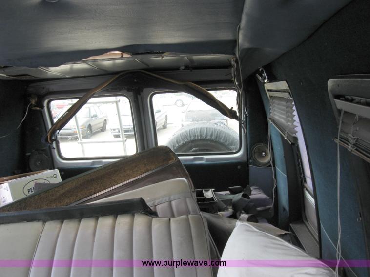 image for item 2220 1983 Chevrolet G10 van