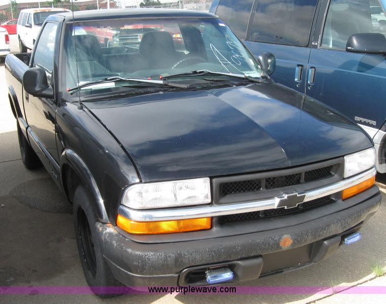 image for item 2221 1998 Chevrolet S10