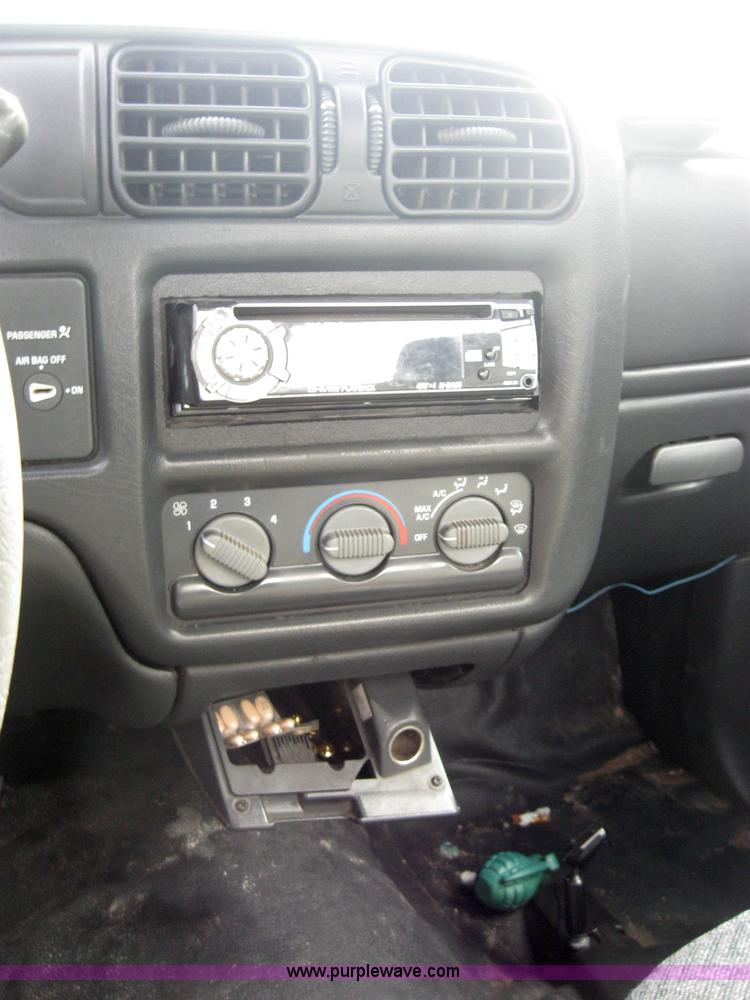 image for item 2221 1998 Chevrolet S10